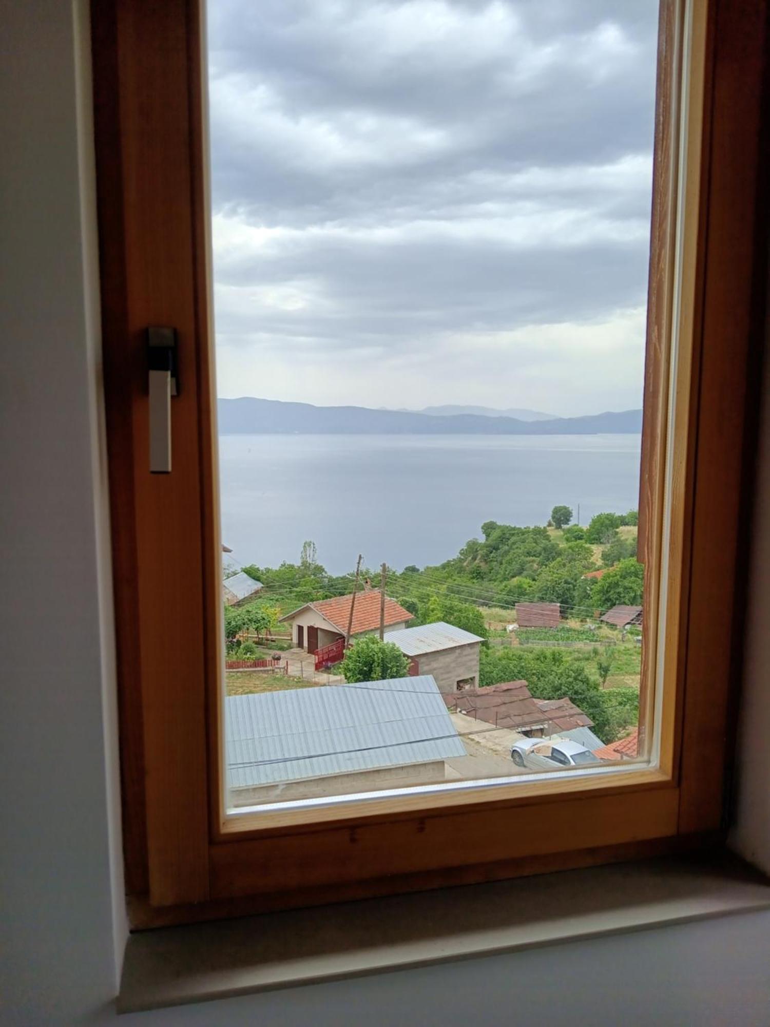 Risto'S Guest House Elshani Exterior foto